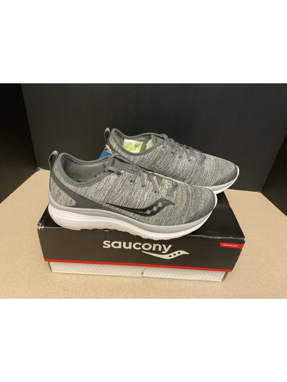New! Womens Saucony Swivel Grey/Black Lightweight Running Shoes. Size 6. Nice!
